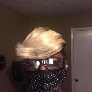 Meet your Posher, Yolanda